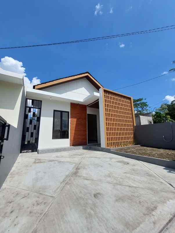 dijual rumah jl kaliurang km 11
