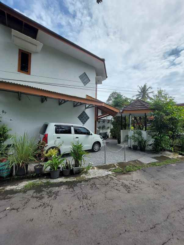 dijual rumah jl kaliurang km 12
