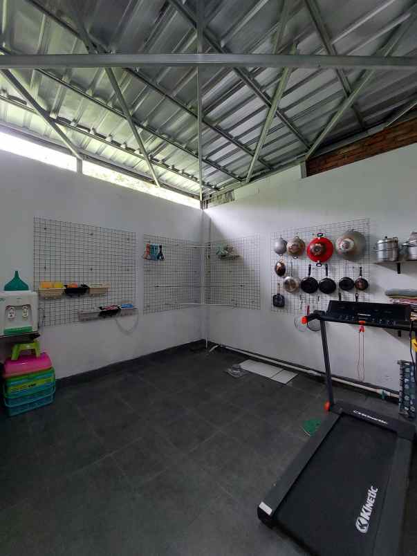 dijual rumah jl kaliurang km 12