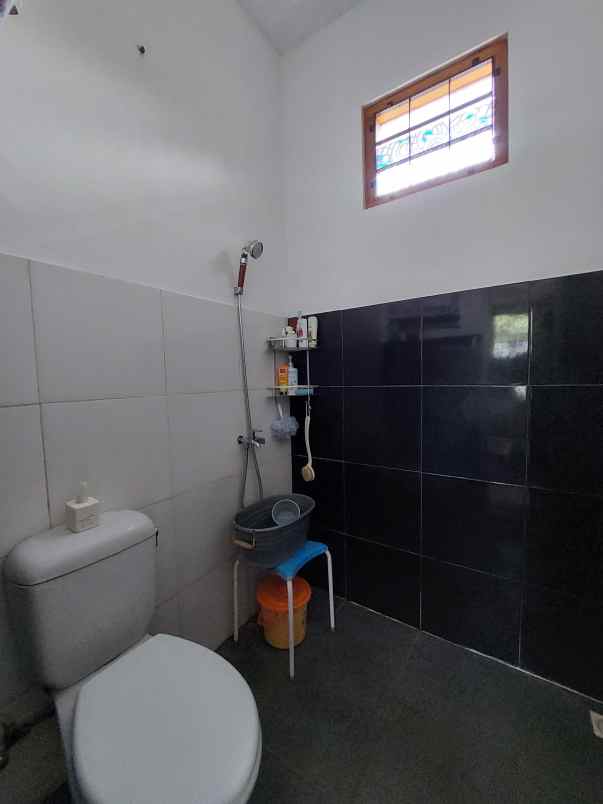 dijual rumah jl kaliurang km 12