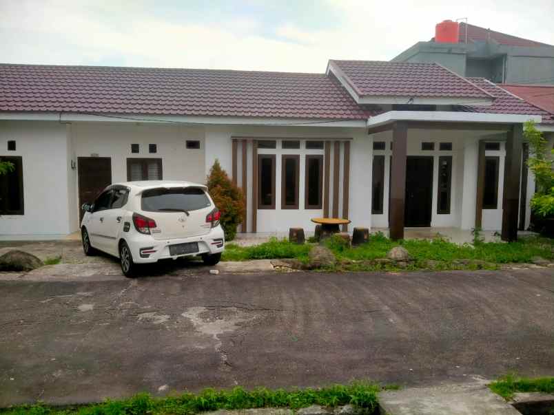 dijual rumah jl kartama