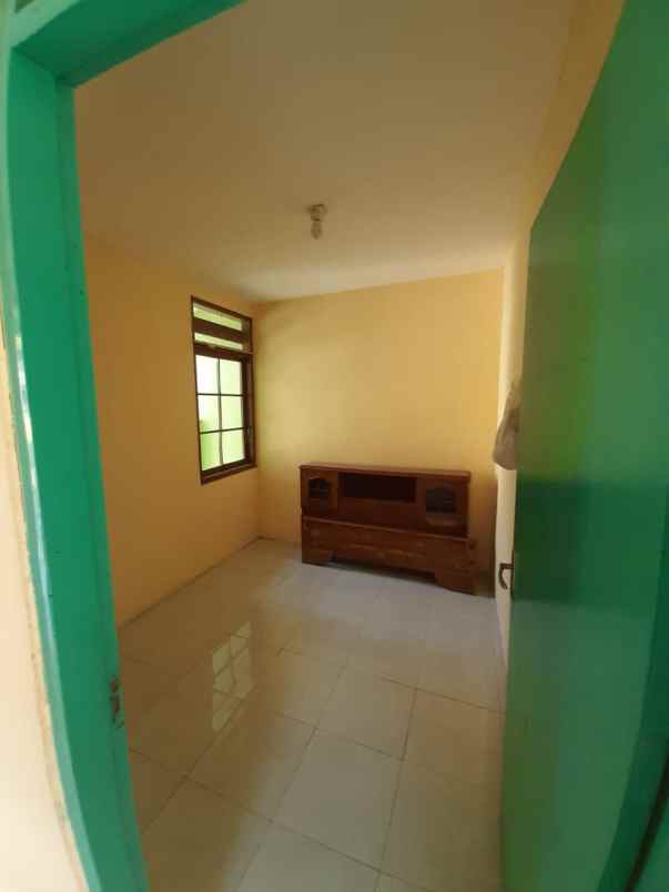 dijual rumah jl kelimutu