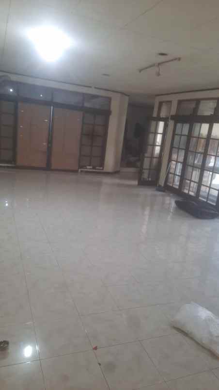 dijual rumah jl kesehatan