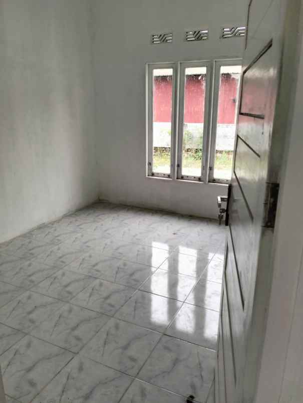 dijual rumah jl kota baru