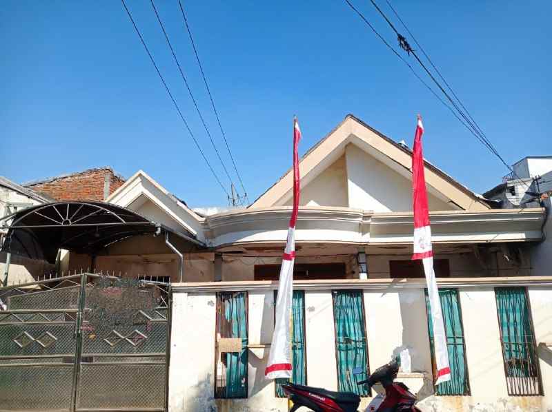 dijual rumah jl lebak surabaya