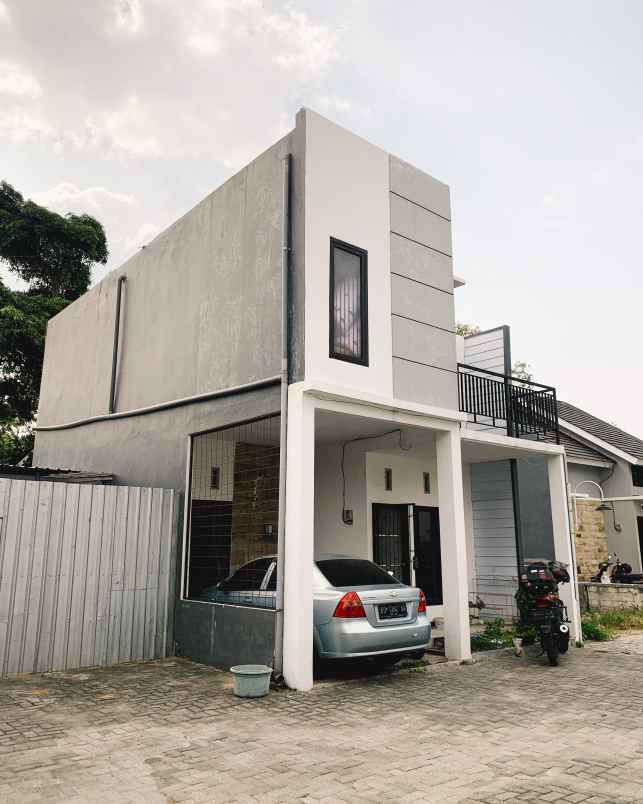 dijual rumah jl mangunkarso no 48 toyoresmi