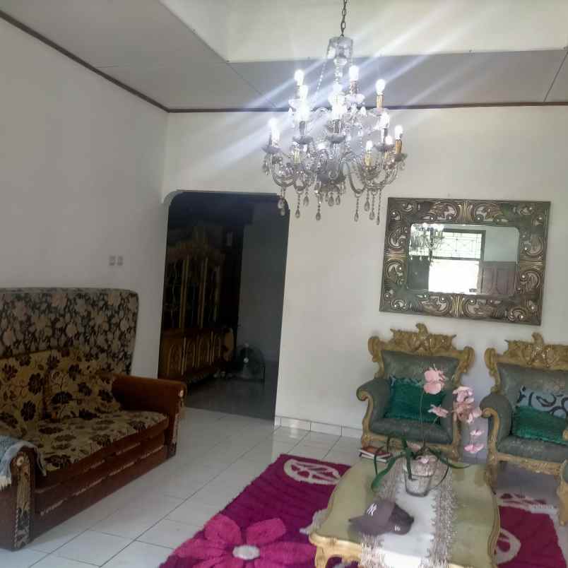 dijual rumah jl mualim