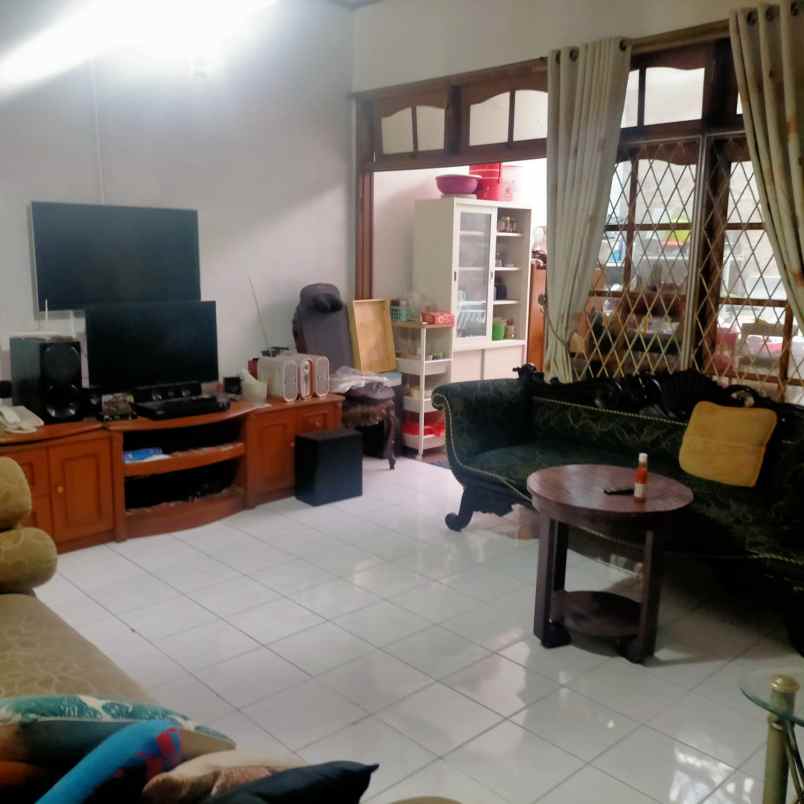 dijual rumah jl mualim