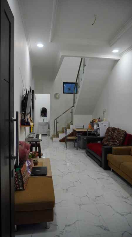 dijual rumah jl musholla al arifiyah