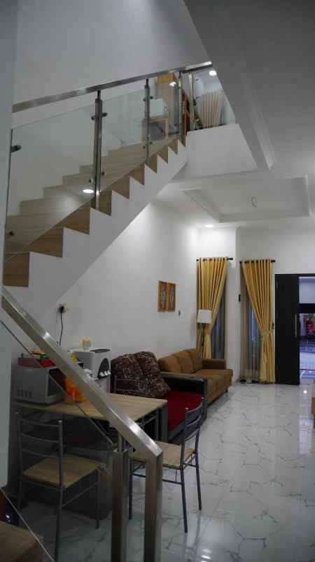dijual rumah jl musholla al arifiyah