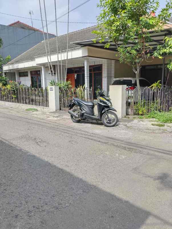 dijual rumah jl nayaga