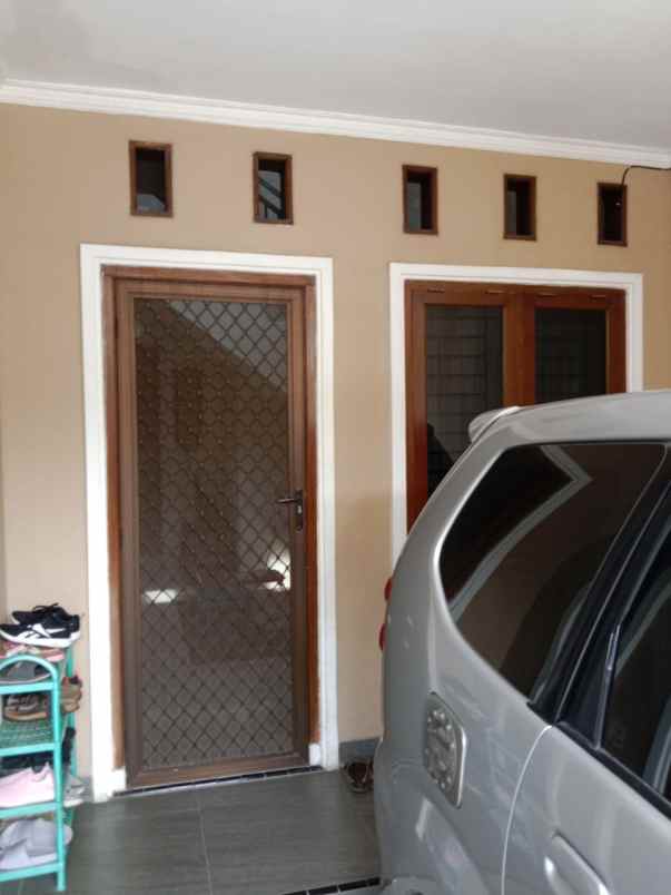 dijual rumah jl pakubuwono cibodas baru