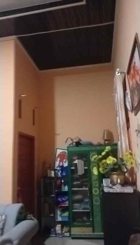 dijual rumah jl paus