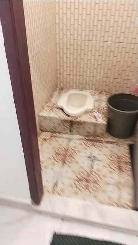 dijual rumah jl paus