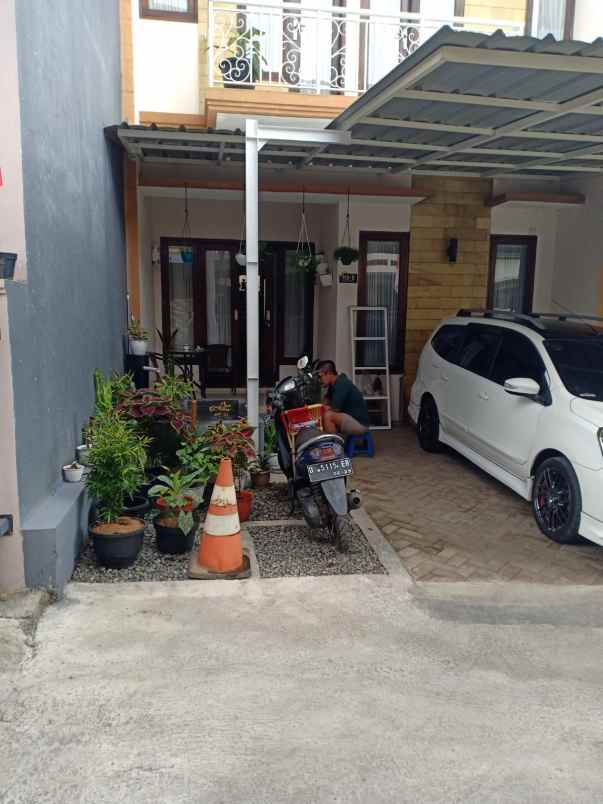 dijual rumah jl permana kel citeureup