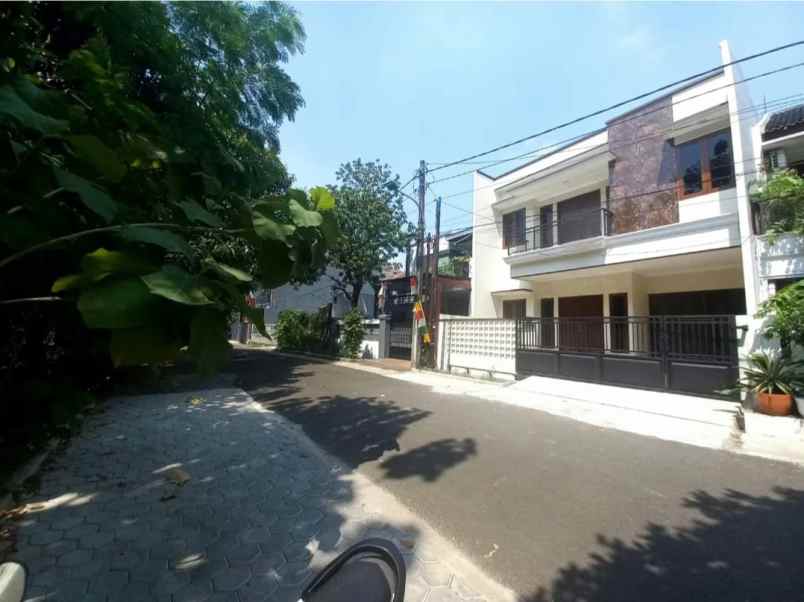 dijual rumah jl pondok kelapa duren