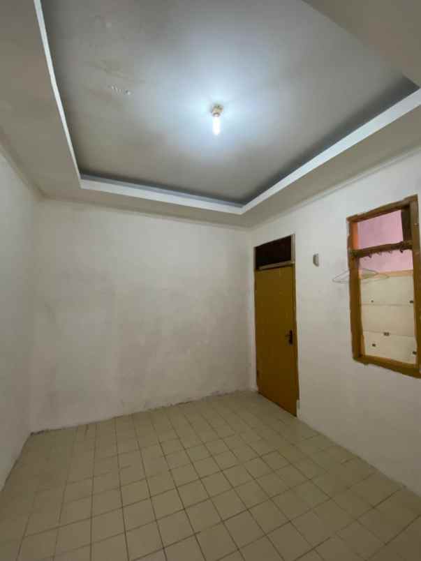 dijual rumah jl potlot