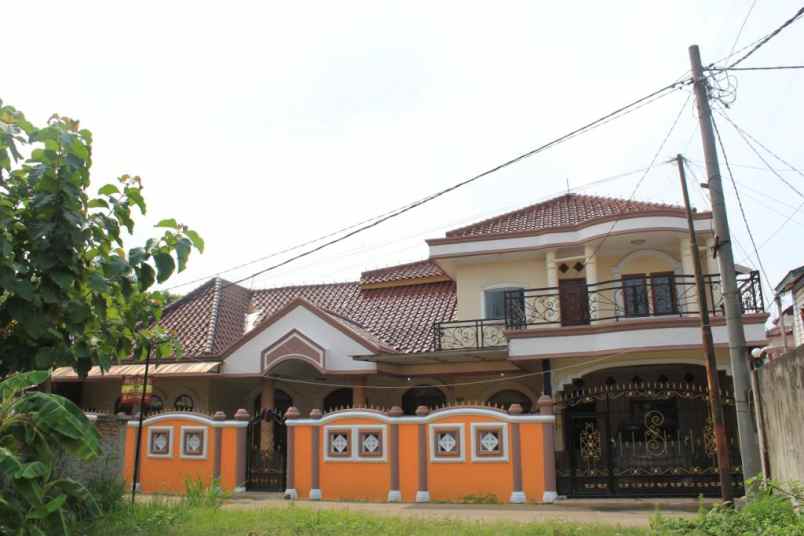 dijual rumah jl pramuka