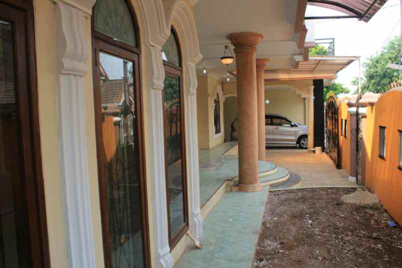 dijual rumah jl pramuka