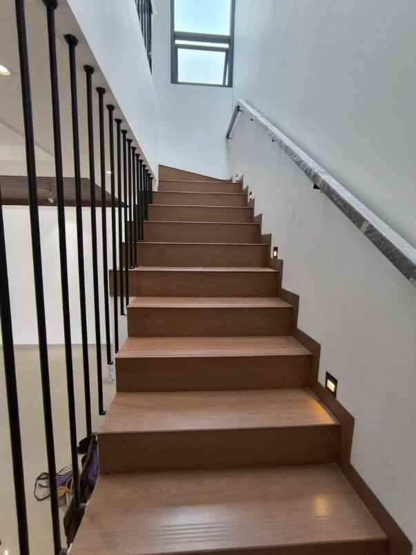 dijual rumah jl pulo asem rawamangun