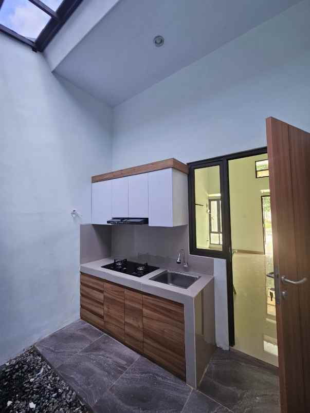 dijual rumah jl raden abdul ghoni