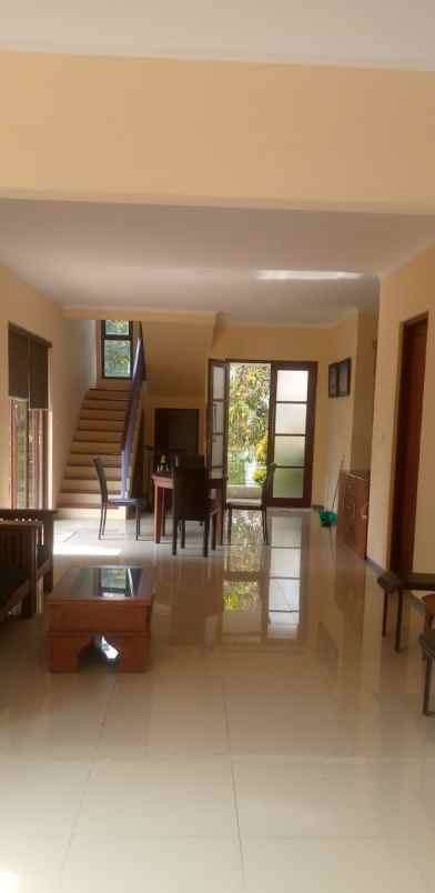 dijual rumah jl rancamaya utama