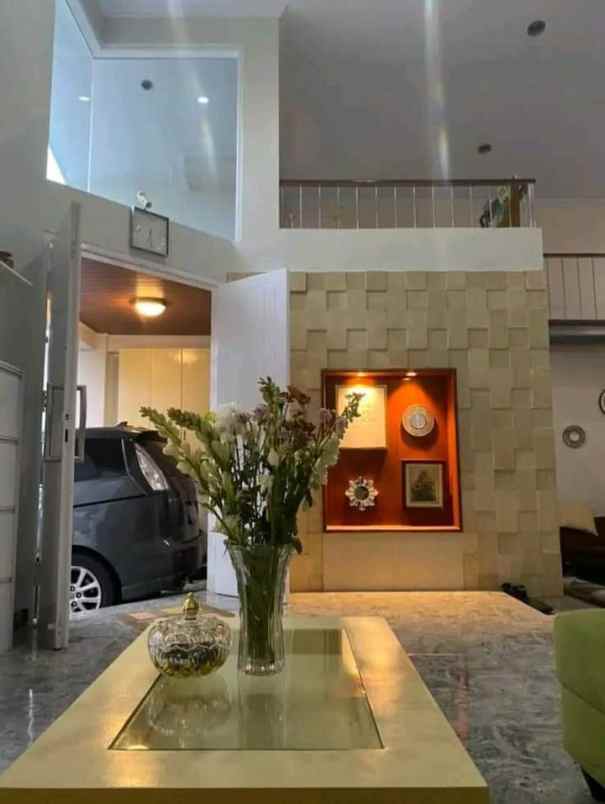 dijual rumah jl raya jatiwaringin kec