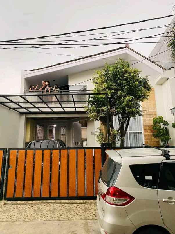 dijual rumah jl raya jatiwaringin kec