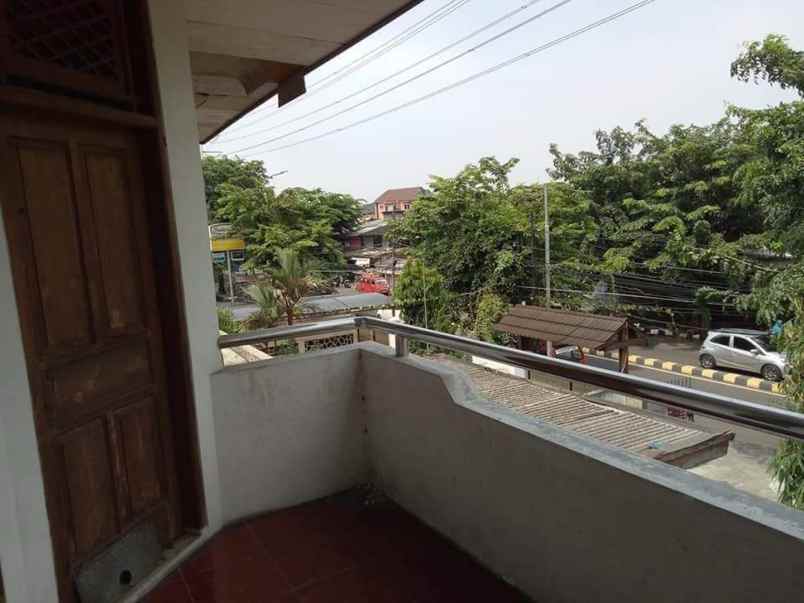 dijual rumah jl raya layur jati kec