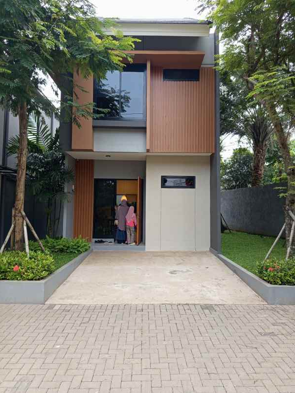 dijual rumah jl raya tamansari kec setu