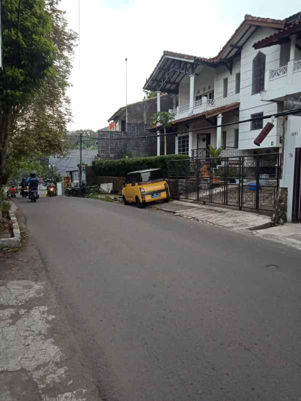 dijual rumah jl sarijadi kec sukasari