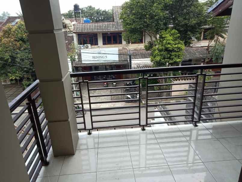 dijual rumah jl sarijadi kec sukasari