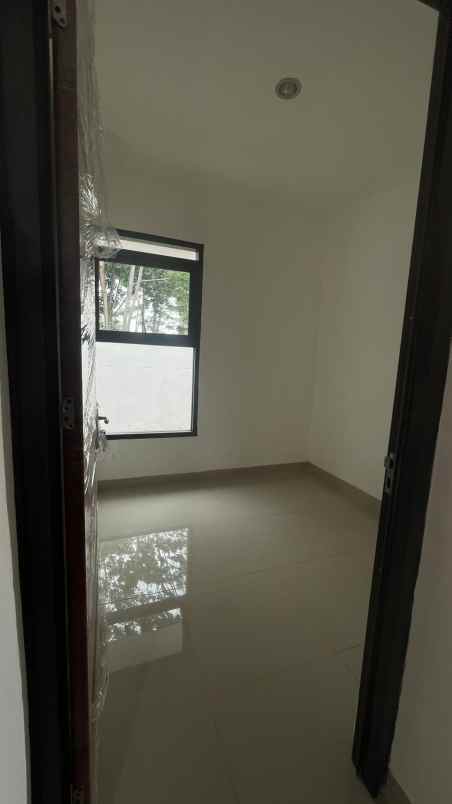 dijual rumah jl simpati rt 03 05 cilame