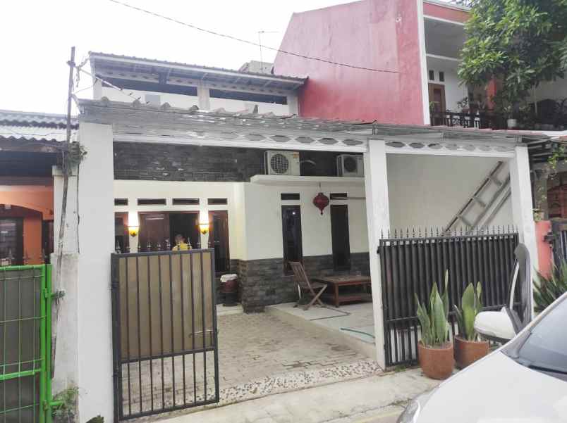 dijual rumah jl taman apel merah vi