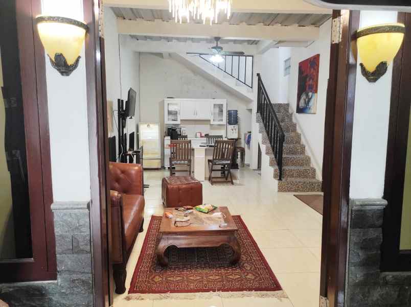 dijual rumah jl taman apel merah vi