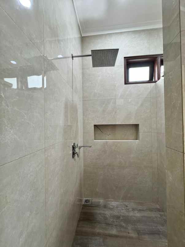 dijual rumah jl taman duren sawit duren