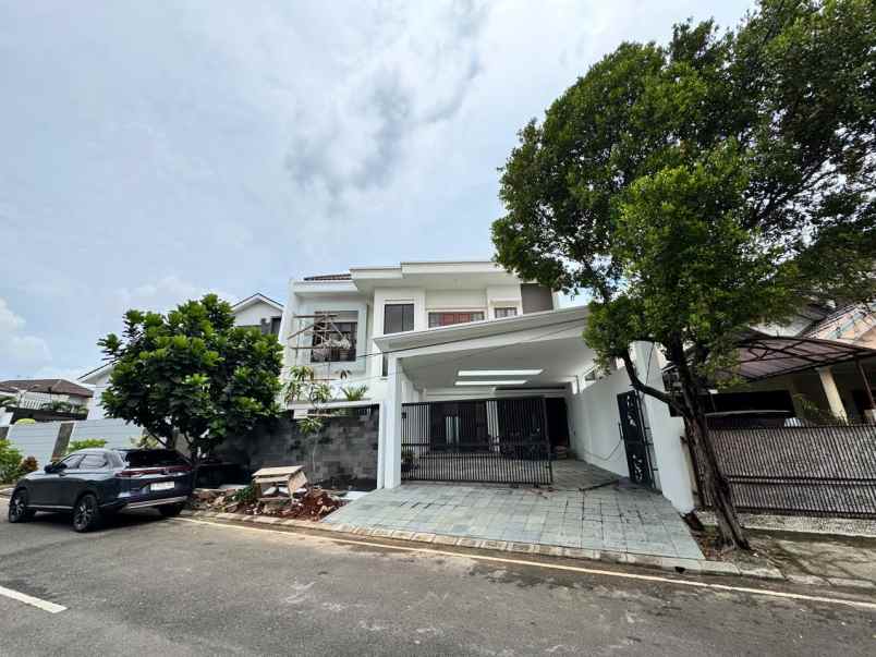 dijual rumah jl taman duren sawit duren