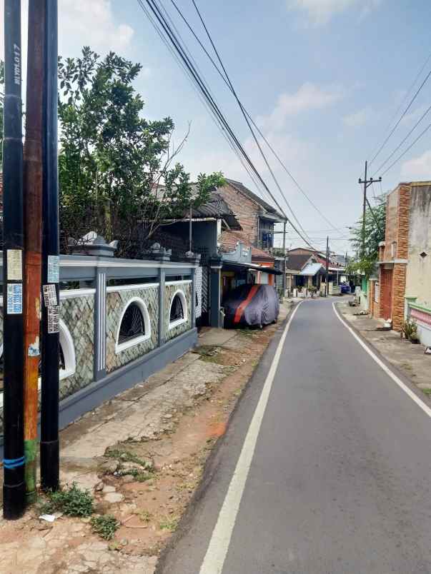 dijual rumah jl tebo kelurahan mulyorejo