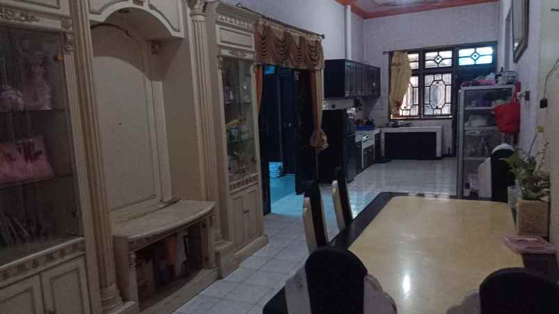 dijual rumah jl tebo kelurahan mulyorejo