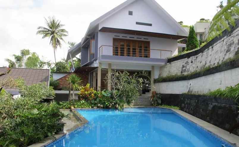 dijual rumah jl villa tidar pisang