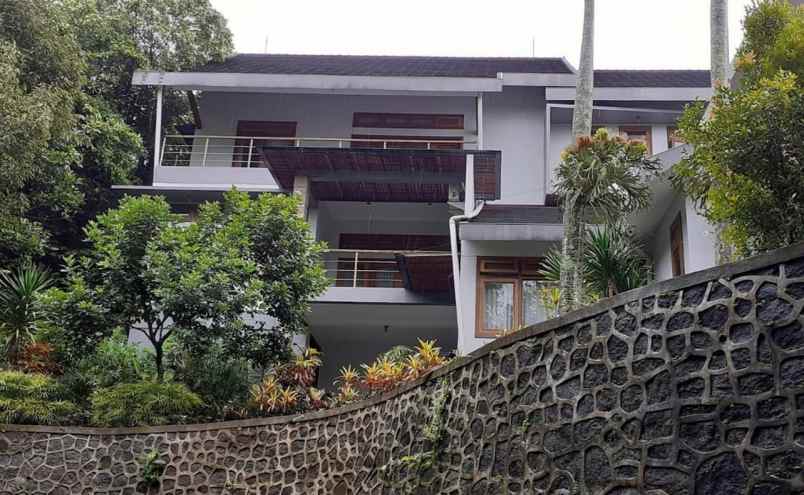 dijual rumah jl villa tidar pisang