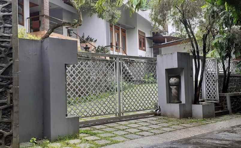 dijual rumah jl villa tidar pisang