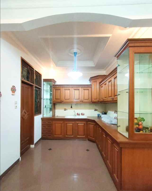 dijual rumah jlan raya pesanggrahan