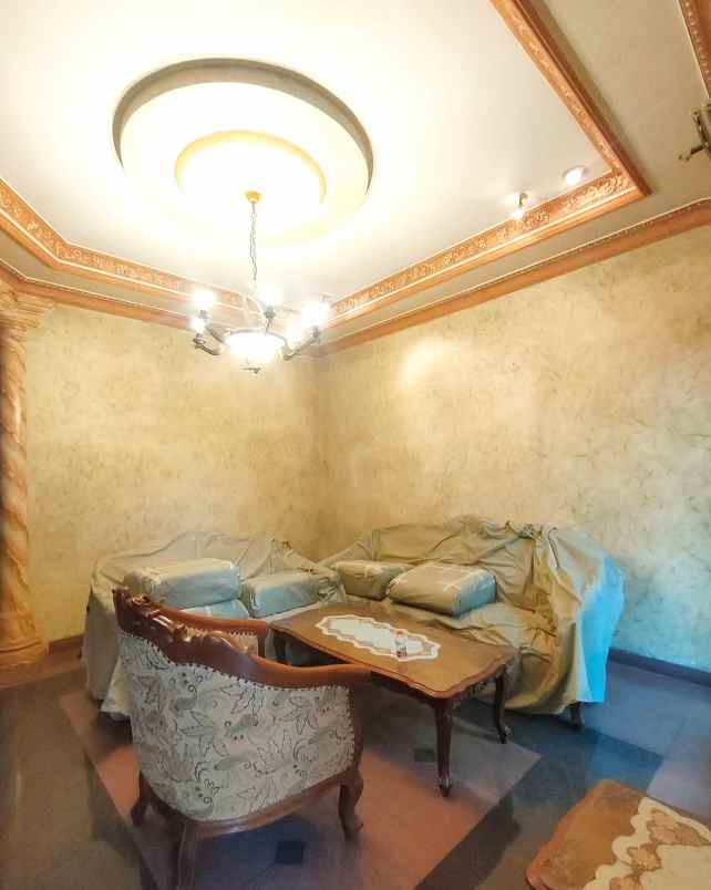 dijual rumah jlan raya pesanggrahan