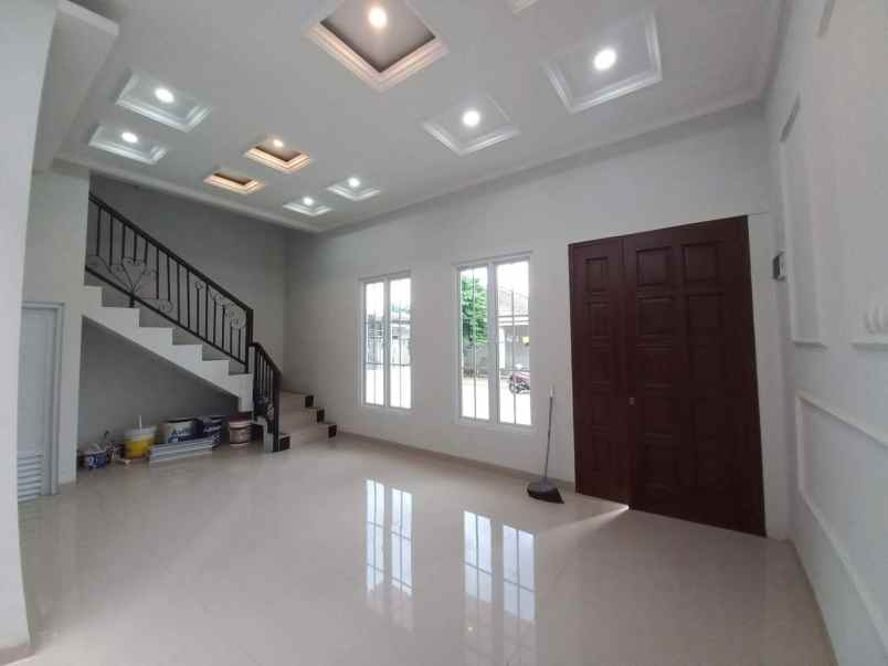 dijual rumah jln raya kalimulya