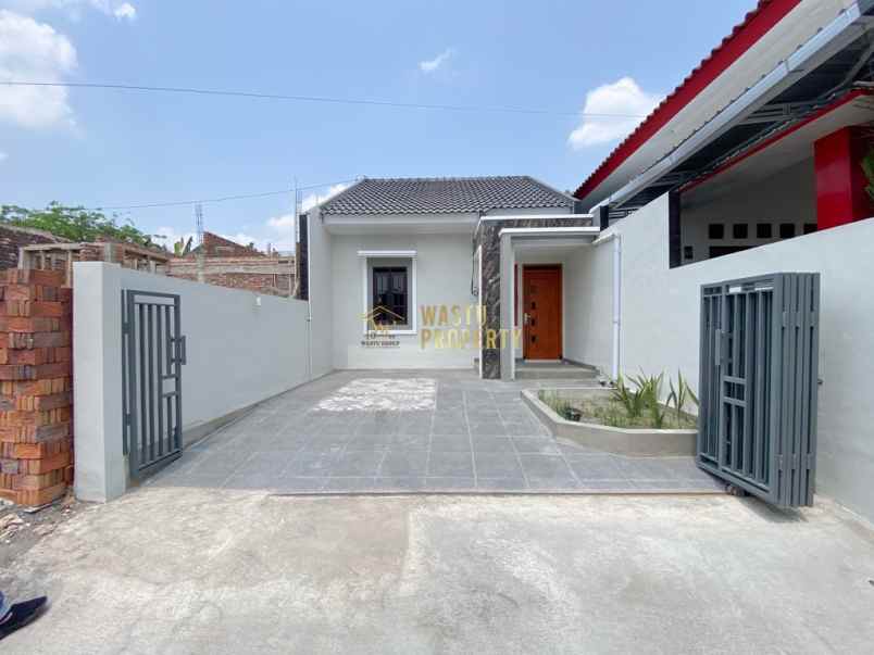 dijual rumah kalitirto
