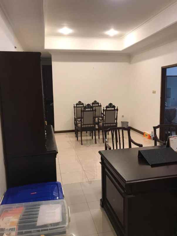 dijual rumah kantor di jl tegal parang selatan