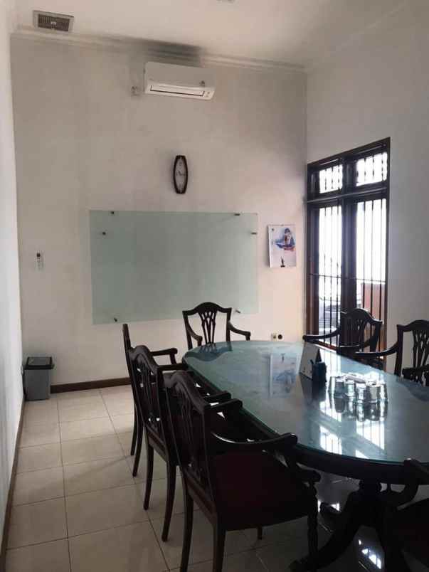 dijual rumah kantor di jl tegal parang selatan