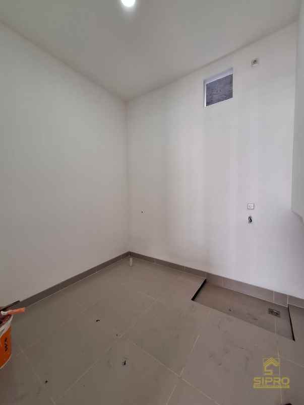 dijual rumah karang tengah ciledug