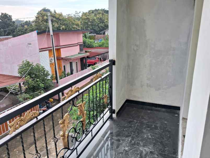 dijual rumah karangrejo